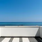 شقة Lolita's Beachfront Loft By Wonderful Italy *